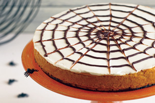 Spider Web Pumpkin Cheesecake
(Courtesy of Kraft Recipes)